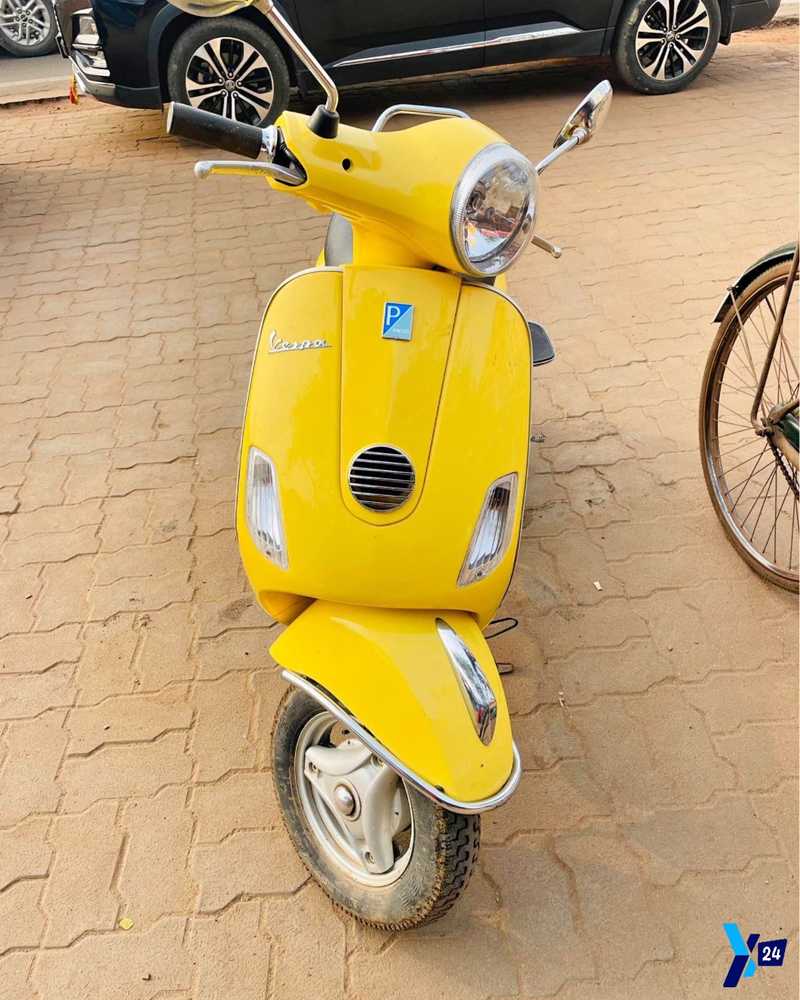Vespa scooter for sell