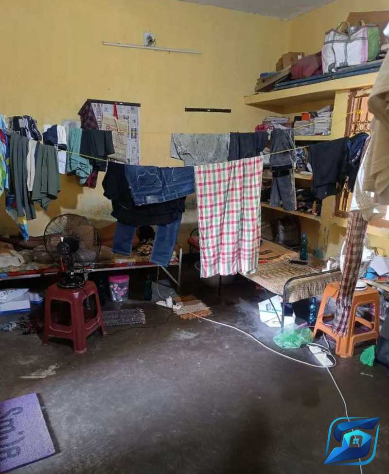 Sharing Room im 2BHK Unfurnished (Available) for 2 Bachelor boy (competitive)