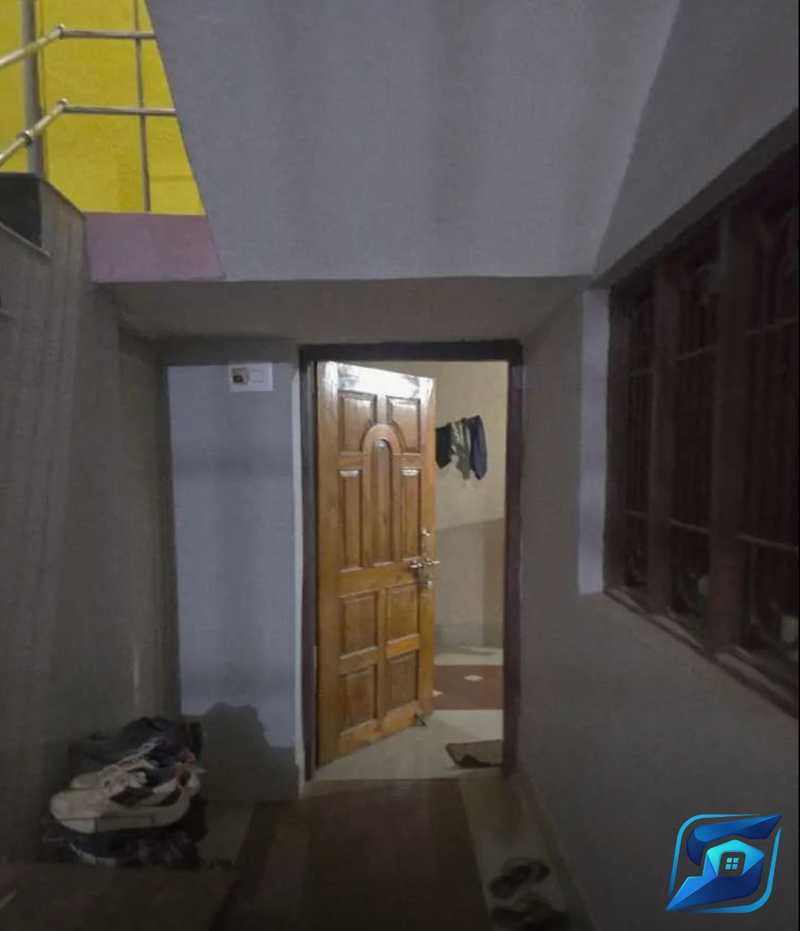 2BHK Semi-Furnished Flat (Available) for Working bachelor or small family