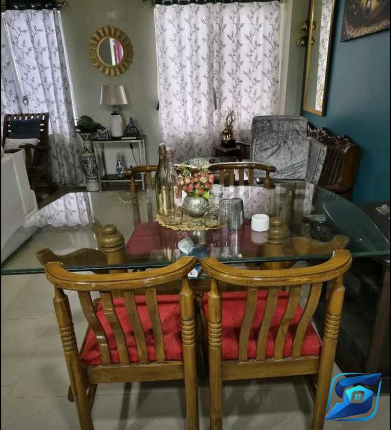 Dining table sell at defence colony