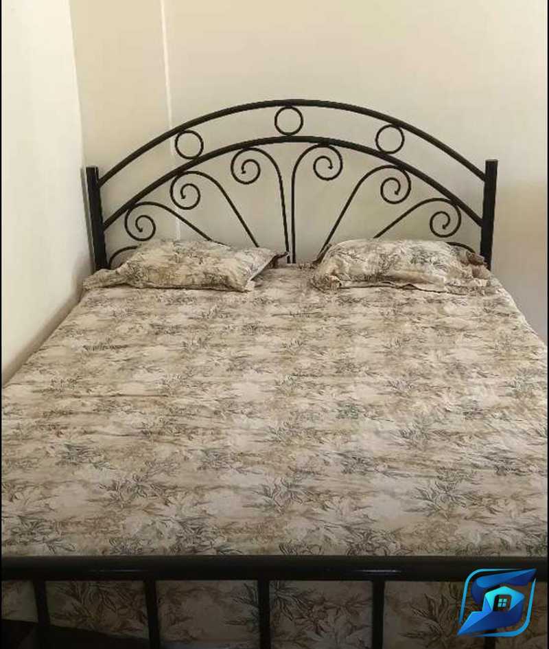 Queen size bed for sell